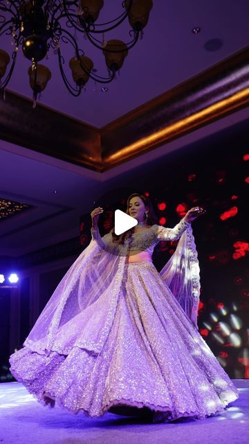 InSync Wedding Choreography on Instagram: "She’s literally expressing her love through every step and gesture with sheer beauty and grace ✨❤️ . . Choreography by: @insync.entertainment Bride & Groom: @manvibhandari @aakashmirc Outfit by: @sunitabhandariofficial MUA: @shradhaluthra Location: @itcmaratha . . #bridesolo #sauasmaan #bridesolodance #bridesofinstagram #bridesofindia #luxurywedding #bridesmaidsdance #sangeet #sangeetchoreography #weddingchoreography #bridegroomdance #offbeatwedding" Sangeet Look For Bride, Wedding Choreography, Bride Groom Dancing, Offbeat Wedding, Sangeet Outfit, Beauty And Grace, Luxury Wedding, Bride Groom, Love Her