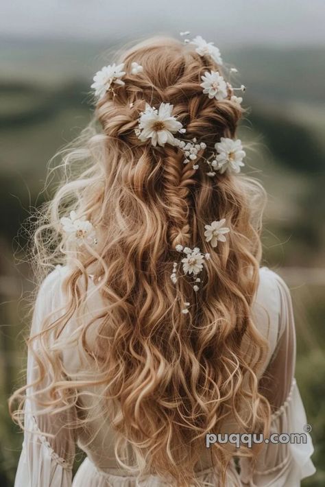 wedding-hairstyles-2024-215 Κούρεμα Bob, Rustic Wedding Hairstyles, Stunning Hairstyles, Hippie Wedding, Fishtail Braid, Fairy Wedding, Wedding Hair Flowers, Braid Ideas, Wedding Look