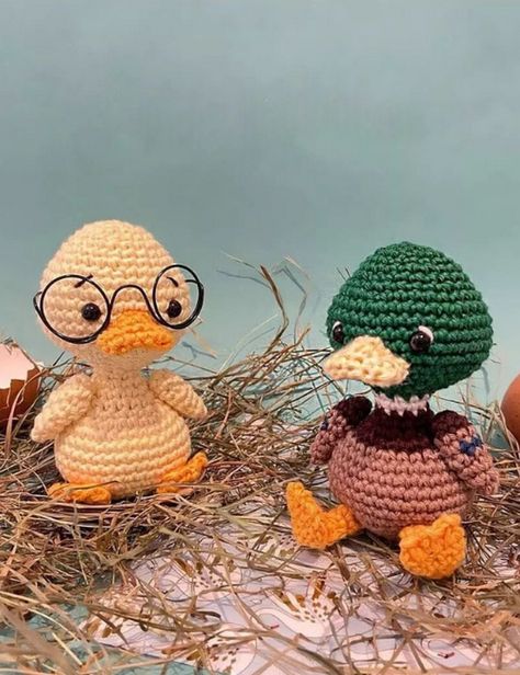 Explore our easy-to-follow Duck Amigurumi Crochet Pattern, perfect for creating charming, handmade toys or unique décor pieces Duck Crochet Pattern, Duck Crochet, Chat Crochet, Amigurumi Minta, Crochet Panda, Crochet Unicorn, Crochet Elephant, Crochet Amigurumi Free Patterns, Haken Baby