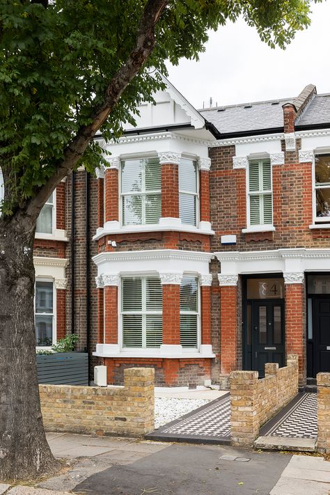 Edwardian Terrace Front Garden, Edwardian House Exterior, Edwardian House Renovation, Edwardian Terrace, Edwardian Terrace House, Home Exterior Colors Schemes, Pole Barn Houses, Terrace House Exterior, English Homes