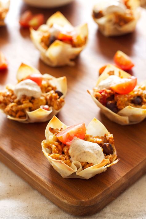 Mini Taco Cups | Recipe Runner | All your favorite taco flavors in an edible wonton cup! #appetizer #gamedayeats #tacos Wanton Wrapper Recipes, Mini Taco Cups, Taco Cups Recipe, Party Food Easy Appetizers, Taco Bites, Mini Taco, Chili Lime Shrimp, Shrimp Wonton, Taco Filling