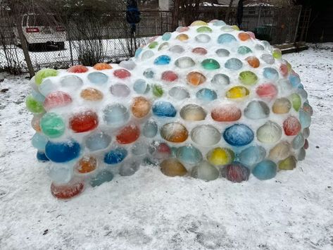 Waterballon Igloo, Water Balloon Igloo, Balloon Igloo Diy, Balloon Igloo, Snow Igloo, Frozen Water Balloons, Sledding Party, Diy Homeschool, Grandkid Gifts