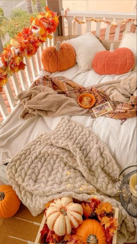 Fall Patio, Halloween Bedroom Decor, Autumn Room, Fall Room Decor, Fall Bedroom Decor, Halloween Bedroom, Cozy Fall Bedroom, Halloween Room Decor, Fall Bedding