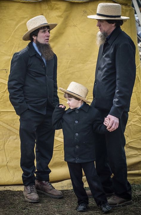 Amish men and boy. Photo by Tolbert Photo LLC. Amish Costume, Amish Hat, Amish Beard, How To Live Like The Amish, Amish Men, Pioneer Dress, Guy Haircuts Long, Amish Culture, People Working Together