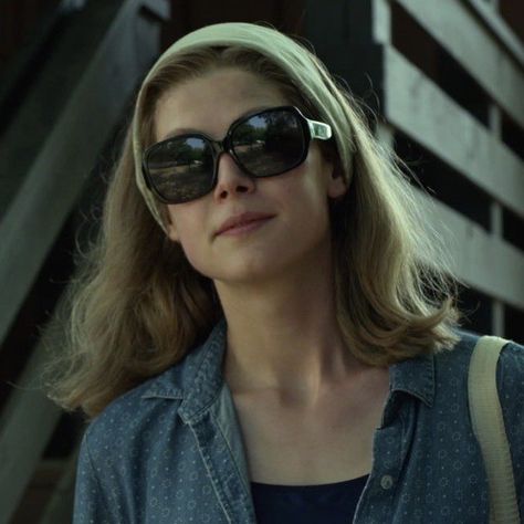 Rosamund Pike Gone Girl, Amy Dunne, Rosamund Pike, Online Quiz, Gone Girl, Generate Leads, Increase Sales, Free Online