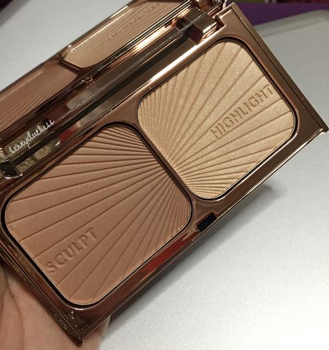 charlotte-tilbury-film-star-bronze-glow-review Charlotte Tilbury Bronzer, Blush And Contour, Secret Santa Christmas Gifts, Dream Makeup, Contour Highlight, Film Star, Perfume Scents, Skin Prep, Make Me Up