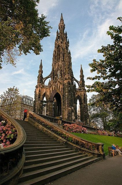 The Scots so loved their national poet, Sir Walter Scott, that this monument in Edinburgh, Scotland was built for him. Scott Monument, Sir Walter Scott, Walter Scott, Voyage Europe, England And Scotland, Edinburgh Scotland, Old Building, Inverness, Scotland Travel