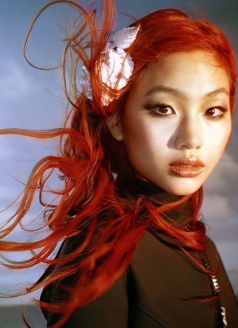 Hoyeon Jung Photoshoot, Cool Colored Hair, Hoyeon Jung, Colored Hair, Pose Reference Photo, Professional Women, Summer Makeup, Photography Inspo, Art Reference Photos