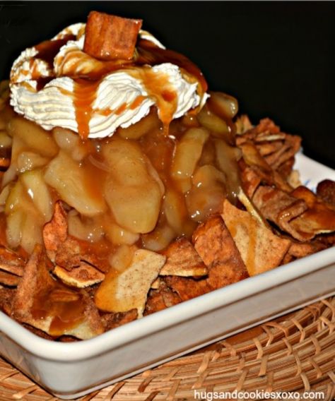 Caramel Apple Pie Nachos Caramel Apple Nachos, Apple Pie Cheesecake, Dessert Nachos, Nachos Ingredients, Apple Nachos, Canned Apple Pie Filling, Caramel Apple Pie, Caramel Apple, Kids Fun