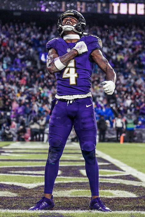 Zay Flowers, Cool Football Pictures, Drip Ideas, Nfl Wallpaper, Dream Physique, Football Drip, Football Pics, Baltimore Ravens Football, Nfl Football Pictures