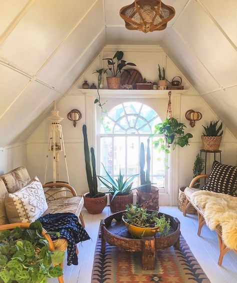 See this Instagram photo by @spirits.of.life • 14.1k likes Party Illustration, Decor Eclectic, Attic Renovation, Attic Remodel, Attic Bedroom, Attic Rooms, Loft Design, Trendy Bedroom, Ideas Garden