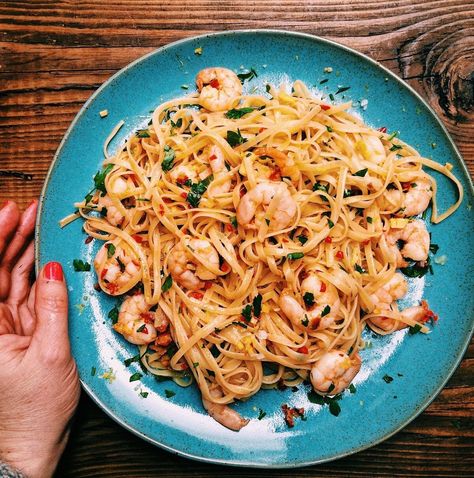 Chilli Prawn Linguine, King Prawn Linguine, Chilli Prawn Pasta, Lemon Linguine, Chilli Garlic Prawns, Prawn Soup, Garlic Prawn, Prawn Linguine, Clodagh Mckenna