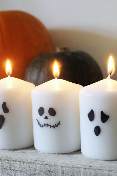 Top Spooky DIY Halloween Candles That You Must Try Halloween Candles Diy, Spooky Halloween Candles, Fall Candles Diy, Fun Diy Halloween Decorations, Easy Pumpkin Carving, Halloween Eve, Big Candles, Candle Crafts Diy, Hand Painted Candles