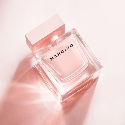 Narciso Rodriguez Perfume, Perfume Quotes, Perfume Reviews, Photography Styling, Perfume Lover, Narciso Rodriguez, Luxury Perfume, Fragrance Collection, Fragrance Notes