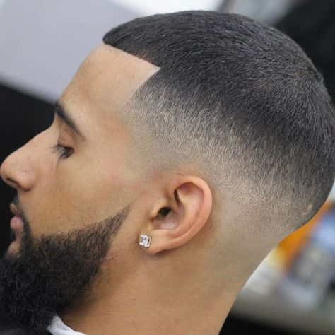 High Skin Fade + Line Up + Buzzed Top Buzz Cut For Men, Buzz Haircut, Mid Fade Haircut, Top Hairstyles For Men, Trendy We Fryzurach, High Skin Fade, Buzz Cut Hairstyles, Male Hairstyles, Tapered Haircut