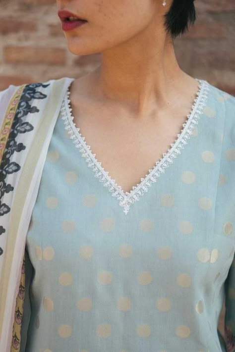 Women Neck Design, Fashion Design Ideas, Lawn Designs, Chudi Neck Designs, Suit Neck, Zara Shahjahan, Salwar Neck Designs, Churidar Neck Designs, New Kurti Designs