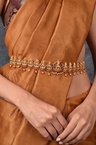 Gold Waist Belt Indian Bridal, Waist Belt For Saree Gold, Gold Waist Belt Indian, Waist Belt Gold Indian Jewellery, Waist Belt For Saree, Lehenga Skirts, Temple Work, Gold Waist Belt, Black Dessert