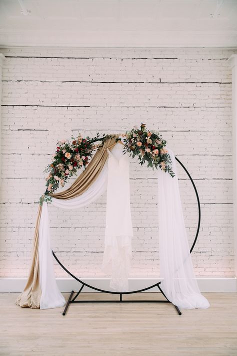 Gordon Green Wedding | Kelsey & Kevin - Anita Louise Photography Wedding Backdrop Indoor, Brick Wall Wedding, Flowers For Arch, Circle Arch Wedding, Wedding Arch Circle, Ceremony Backdrop Outdoor, Diy Wedding Arch, Circle Arch, Green Weddings