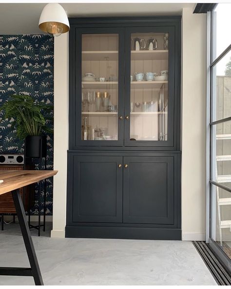 Black Built In Dining Room, 90s Farmhouse, Alcove Kitchen, Built Ins Dining Room, Dining Room Cupboards, Chalet Kitchen, Alcove Ideas, Dining Room Built In, Alcove Cupboards