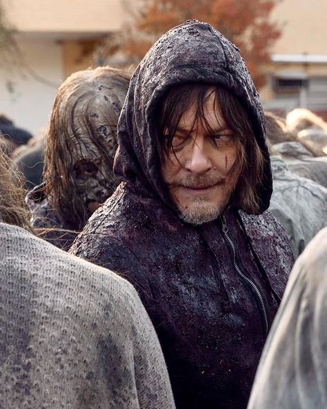 Daryl Dixon, Norman Reedus, Man Alive, Walking Dead, The Walking Dead, Serie Tv, Winter Hats, Walking, Tv