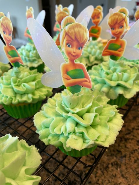 Tinkerbell Birthday Party Decorations Diy, Tinker Bell Birthday Party Decorations, Tinker Bell Cupcakes, Tinkerbell Birthday Party Decorations, Tinker Bell Birthday Party, Tinkerbell Cupcakes, Bolo Tinker Bell, Tinkerbell Birthday Party, Tinkerbell Birthday Cakes