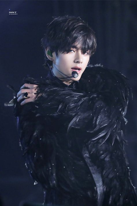 BTS V's Fallen Angel "Singularity" From The Final Concert Gets Praised On National TV - Koreaboo V And Jin, V Chibi, V Bts Wallpaper, Kim Taehyung Wallpaper, Black Swan, Bts Members, Daegu, Inner Child, V Taehyung