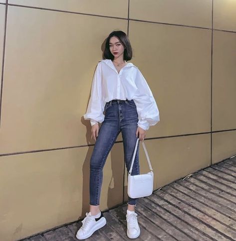 Polo Blouse Outfit Korean, Outfit Korean Style, Pullovers Outfit, Polo Blouse, Outfit Korean, Casual College Outfits, Korean Casual Outfits, Danang, Trendy Dress Outfits