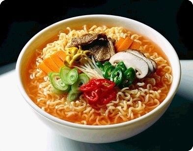 Ramyeon (korean noodles) - YASSSSSS Korean Noodles, Food Street, Love Eat, Noodle Dishes, Pork Belly, Korean Food, A Bowl, Street Food, Noodles