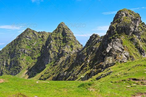 mountain range by porojnicu. a range of mountains and blue sky, Fagaras mountains, Romania#porojnicu, #mountains, #mountain, #range Mountain Images Nature, Mountain Range Landscape, Fantasy Settings, Castle Project, American Landmarks, Environment Reference, Galaxy Wallpapers, Cool Galaxy Wallpapers, Mountain Images