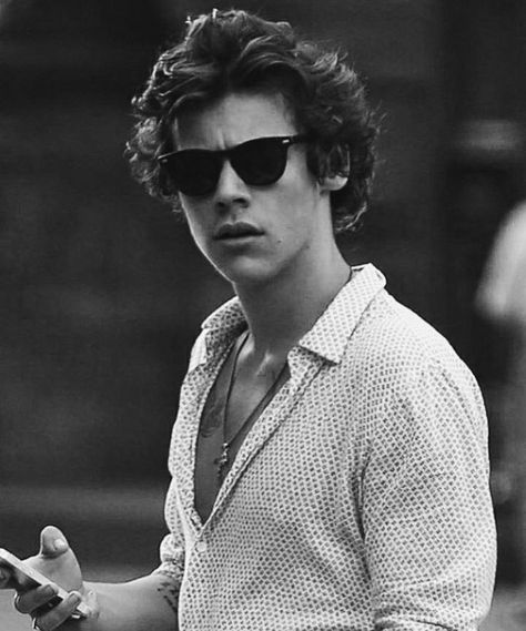 Fratboy Harry Styles, 2013 Harry Styles, Frat Boy Aesthetic, Young Harry Styles, Frat Boy Harry Styles, Frat Boy Harry, Harry Styles Hair, Harry Styles 2013, Harry Styles Hot