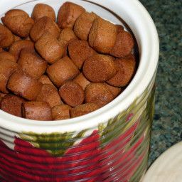 Pfeffernuesse or Pfeffernusse (Pepper Nuts) German Cookies Ginger Spice Cookie Recipe, Peppernuts Recipe, Spicy Cookies, Spice Cookies Recipe, Ginger Spice Cookies, Spice Cookie Recipes, Molasses Recipes, German Christmas Cookies, German Cookies