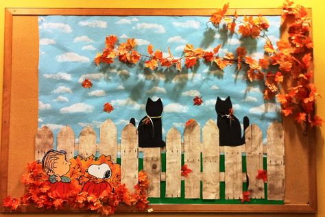 Autumn with Linus, Snoopy and cats (October 2012) bulletin board Fall Bulletin Board Ideas, Preschool Autumn, Snoopy Fall, October Bulletin Boards, Fall Bulletin Board, Thanksgiving Bulletin Boards, Classroom Boards, Reading Bulletin Boards, Fall Classroom Decorations