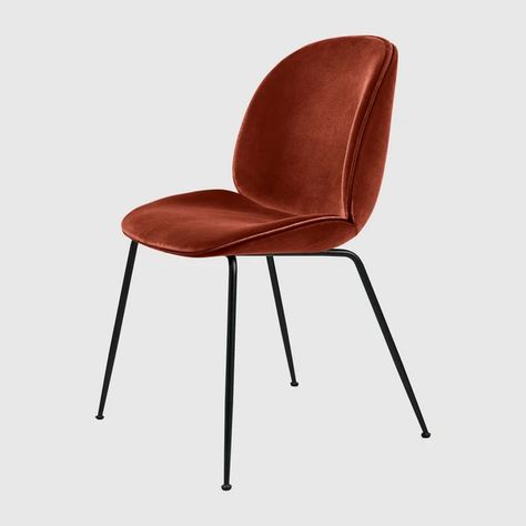 Beetle Chair - Velvet – GUBI Webshop Peach Chair, Fully Upholstered Dining Chair, Gubi Beetle Dining Chair, Classic Chairs, Beetle Chair, Wooden Folding Chairs, Dining Chair Design, Upholstered Chair, Bureau Design