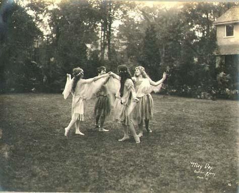 Maybe Wicca is Not a Nature Religion? Women Dancing, Four Women, Dancer Pose, Vintage Witch, Getty Museum, Season Of The Witch, Beltane, Witch Aesthetic, Witch Art