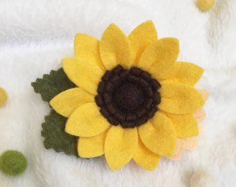 This item is unavailable Sunflower Hair Clip, Felt Sunflower, Felt Flowers Patterns, Sunflower Hair, Clip Headband, Sunflower Headband, Felt Flowers Diy, Felt Headband, Felt Pillow