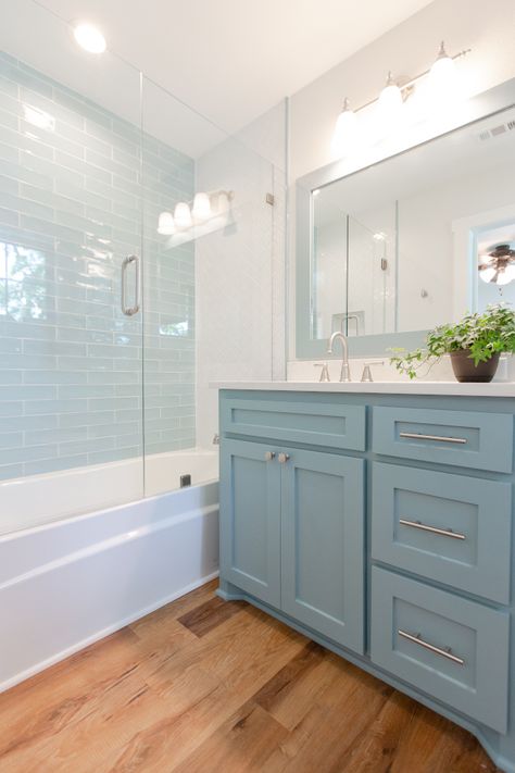 Sherwin Williams SW 9134 Delft Sherwin Williams SW 9134 Delft Paint Color Sherwin Williams SW 9134 Delft #SherwinWilliamsSW9134Delft #SherwinWilliams #SherwinWilliamsDelft #paintcolor Small Coastal Bathroom, White Coastal Kitchen, Arabesque Tiles, Coastal Kitchen Ideas, Interior Solutions, Condo Bathroom, Beach House Bathroom, Bathroom Redesign, Coastal Bathrooms