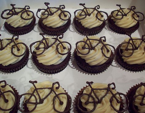 Bicycle birthday cupcakes Bicycle Birthday Parties, Bicycle Birthday, Bicycle Party, Bicycle Cake, Bike Cakes, Cupcake Designs, Cupcake Party, Event Ideas, Cookie Designs