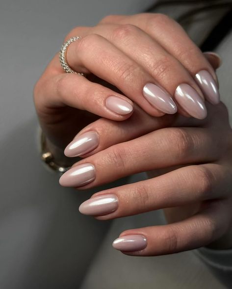 Fall Season Nails: 26 Chic Ideas for Every Nail Type and Shape September French Nails, Simple Fall Nails Dip Powder, Basic Autumn Nails, Fall Powder Dip Nails, Fall Nails Swirl, Neutral Nails Fall 2024, Ombre Nail Designs Almond Shape, Almond Dip Nails Fall, Rose Gold Fall Nails