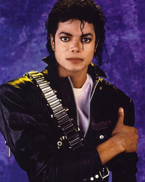 I am the thinker, the thinking, the thought; I am the seeker, the seeking, the sought- #MichaelJackson Michael Jackson 1987, Mj Bad, Michael Jackson Photoshoot, Michael Jackson Bad Era, Hee Man, Michael Jackson Wallpaper, Michael Jackson Rare, Jackson Bad, Michael Jackson Art