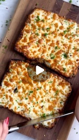 Let’s Cook on Instagram: "The Cheesy Garlic Bread of your dreams! Buttery, crispy and cheesy with a beautiful roasted garlic flavor which will have you reaching back for more (and more and more). And yes, kingshawaiian Original Hawaiian Sweet Rolls really do make everything via: bakewithzoha

https://bakewithzoha.com/best-cheesy-garlic-bread/

#garlicbread #cheesygarlicbread #garliccheesebread" Hawaiian Sweet Rolls, Garlic Cheese Bread, Biscuit Bread, Cheesy Garlic Bread, Daily Recipes, Sweet Roll, Healthy Balance, Recipes From Heaven, Daily Meals