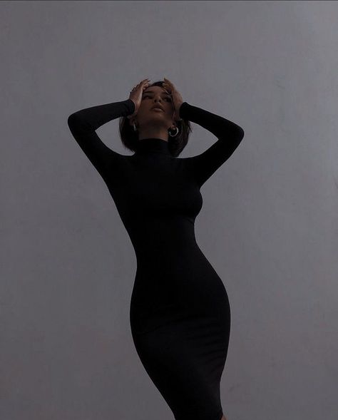 Long Black Dress Photoshoot Ideas, Black Dress Photoshoot Ideas Studio, Photoshoot Ideas Dress, Mom Daughter Photography, Black Dress Aesthetic, Aesthetic Wattpad, Studio Photoshoot Ideas, Studio Portrait Photography, Studio Poses