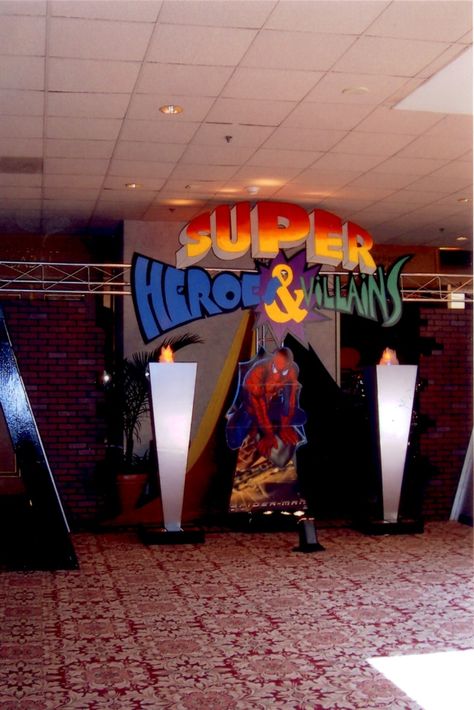 The entry to a Super Heroes and Villains themed Mitzvah from Max King Events http://maxkingevents.com/ Heroes And Villains Party, Heroes Vs Villains Party, Villians Party, Superhero Event, Acton Academy, Heroes Vs Villains, Hero And Villain, Superhero City, Rally Idea