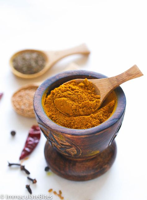 Jamaican Curry Powder - Immaculate Bites Homemade Curry Powder, Jamaican Curry Powder, Jamaican Curry Chicken, Curry Spice, Curry Seasoning, Slow Cooker Chicken Curry, Carribean Food, Jamaican Curry, Jamaican Cuisine