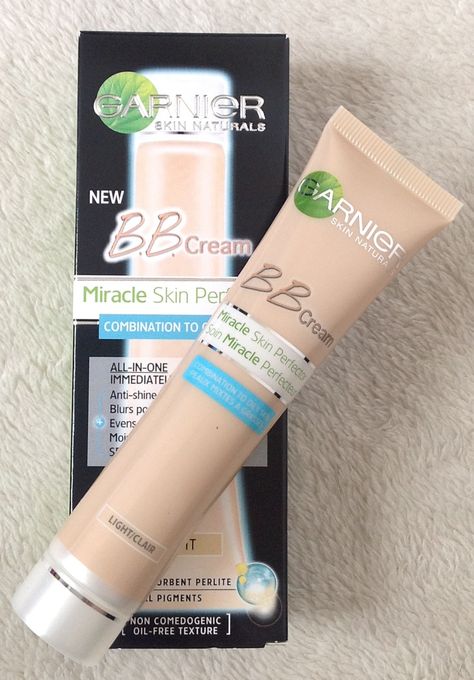 I Am Fabulicious: Garnier B.B. Miracle Skin Perfector Cream For Combination To Oily Skin  http://iamfabulicious.blogspot.co.uk/2012/06/garniers-bb-miracle-skin-perfector.html Bb Cream For Oily Skin, Oily Skin Makeup, Diy Face Moisturizer, Glowing Skin Routine, Skin Tightening Cream, Skincare For Oily Skin, Cream For Oily Skin, Moisturizer For Oily Skin, Oily Skin Care