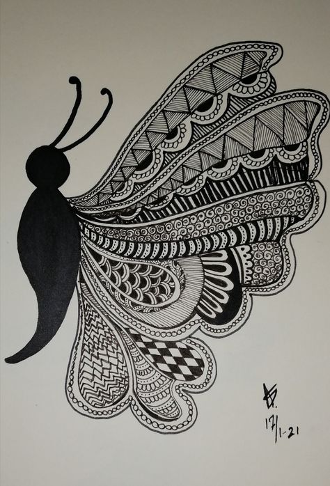 Butterfly in Zentangle art use! Permanent black markaer+ balck marker color +pointer Zentangle Art Butterfly, Zen Tangle Butterfly, Zentangle Butterfly, Mandala Butterfly, Zentangle Doodles, Mandala Arts, Marker Color, Fineliner Art, Doddle Art