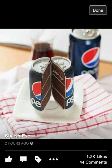 Pepsi cupcake Good Cake Recipes, Pepsi Cake, Cola Wars, Cake In A Can, Realistic Cakes, Twisted Tea, Mini Tortillas, Food Sweet, Yay Or Nay