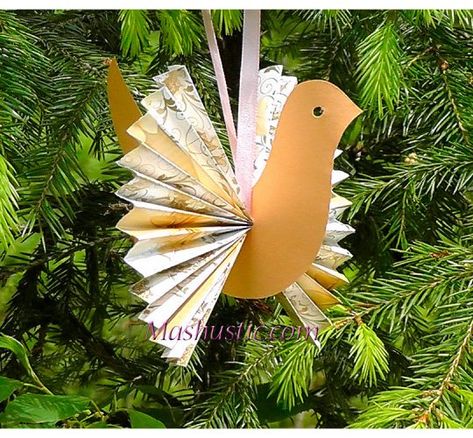 Small paper birds diy with free template Paper Birds Diy, Bird Paper Craft, Birds For Kids, Bird Template, Paper Bird, Christmas Paper Crafts, Paper Birds, Bird Crafts, Paper Tree