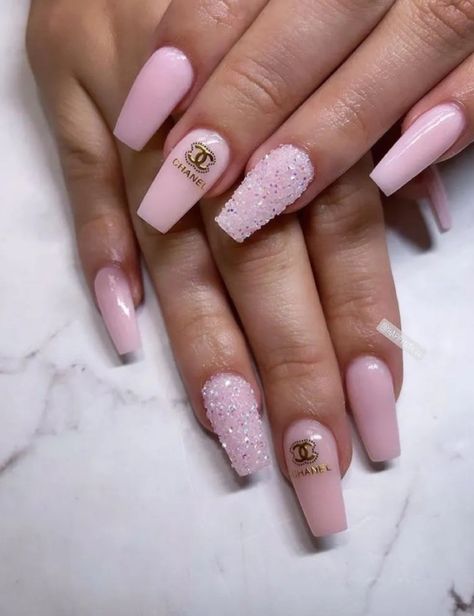 Channel Acrylic Nails, Chanel Nail Art, Chanel Nails Design, French Manicure Acrylic Nails, Pink French Nails, Chanel Nails, Classy Nail Designs, Pretty Nail Art Designs, Acrylic Nails Coffin Pink