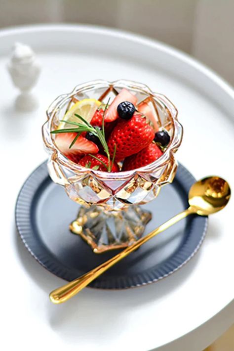 Fancy Cup, Clear Cups, Tea Juice, Soup Kitchen, Cold Dishes, Ice Cream Cup, Ice Cream Bowl, Dessert Cups, Bowl Designs