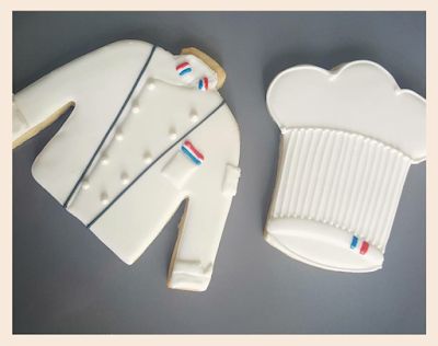 Chefs Coat, Almond Crescent Cookies, Crescent Cookies, Chef Cake, Italian Bistro, Chef Party, Chef Coat, Chef Inspiration, Graduation Cookies